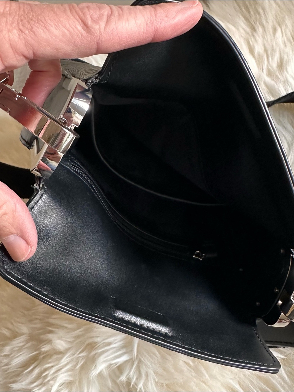 Calvin Klein Fay mini crossbody black - Picture 7 of 14